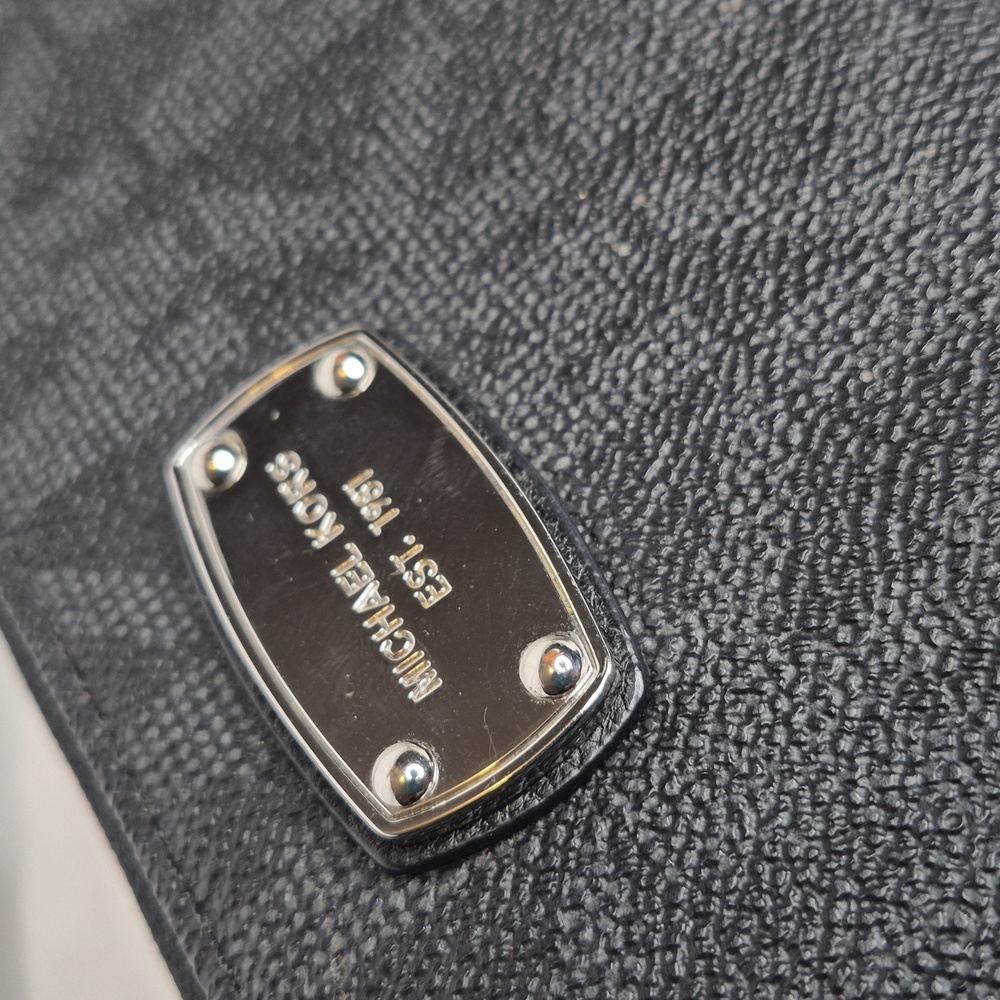 Jet Set Travel Large Signature Logo Continental Wallet - Picture 4 of 13